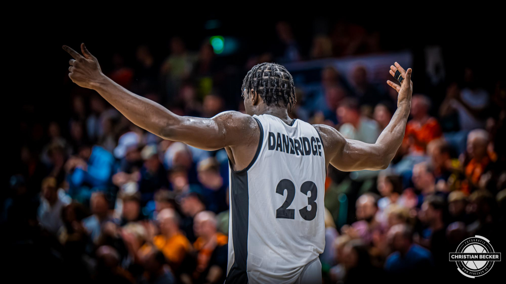 Basketball FIBA Europe Cup, Saison 2025/2026, Herren, Hauptrunde, Gruppenphase, 2. Spieltag, 22.10.2025, RASTA Vechta - Sporting CP Lissabon
Malcolm Dandridge (#23 - RASTA Vechta) w&auml;hrend der Partie
Schlüsselwörter: 2. Spieltag;22.10.2025;Basketball;CP;Cup;Europe;FEC;FIBA;Gruppenphase;Hauptrunde;International;Liga;Lisabon;RASTA;RASTA Dome;SCP;Saison 2025/2026;Sporting;Vechta