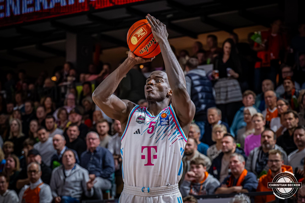 1. Basketball Bundesliga, easyCredit BBL, Saison 2025/2026, Herren, Hauptrunde, 5. Spieltag, 25.10.2025, RASTA Vechta - Telekom Baskets Bonn
Tylan Birts (#5 - Telekom Baskets Bonn) beim Jumpshot
Schlüsselwörter: 1. Bundesliga;25.10.2025;5. Spieltag;BBL;Basketball;Baskets;Bonn;Hauptrunde;Liga;RASTA;RASTA Dome;Saison 2025/2026;Telekom;Vechta;easycredit
