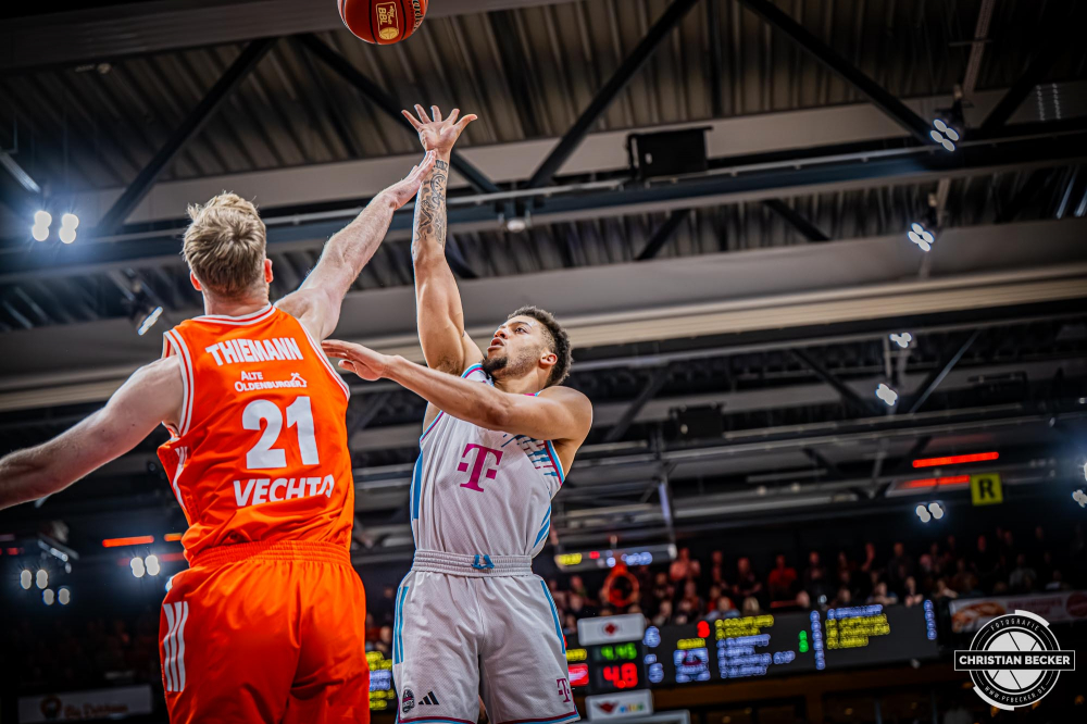 1. Basketball Bundesliga, easyCredit BBL, Saison 2025/2026, Herren, Hauptrunde, 5. Spieltag, 25.10.2025, RASTA Vechta - Telekom Baskets Bonn
Alijah Comithier (#2 - Telekom Baskets Bonn) beim Korbleger
Schlüsselwörter: 1. Bundesliga;25.10.2025;5. Spieltag;BBL;Basketball;Baskets;Bonn;Hauptrunde;Liga;RASTA;RASTA Dome;Saison 2025/2026;Telekom;Vechta;easycredit