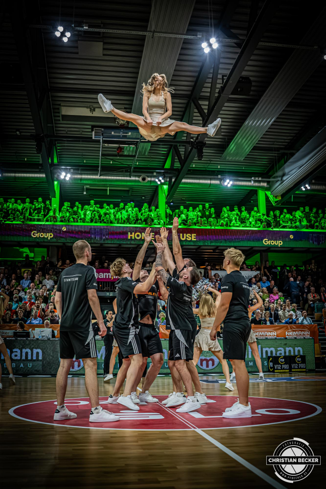 1. Basketball Bundesliga, easyCredit BBL, Saison 2025/2026, Herren, Hauptrunde, 5. Spieltag, 25.10.2025, RASTA Vechta - Telekom Baskets Bonn
Marleys (Cheerleader - RASTA Vechta) w&auml;hrend der Partie
Schlüsselwörter: 1. Bundesliga;25.10.2025;5. Spieltag;BBL;Basketball;Baskets;Bonn;Hauptrunde;Liga;RASTA;RASTA Dome;Saison 2025/2026;Telekom;Vechta;easycredit