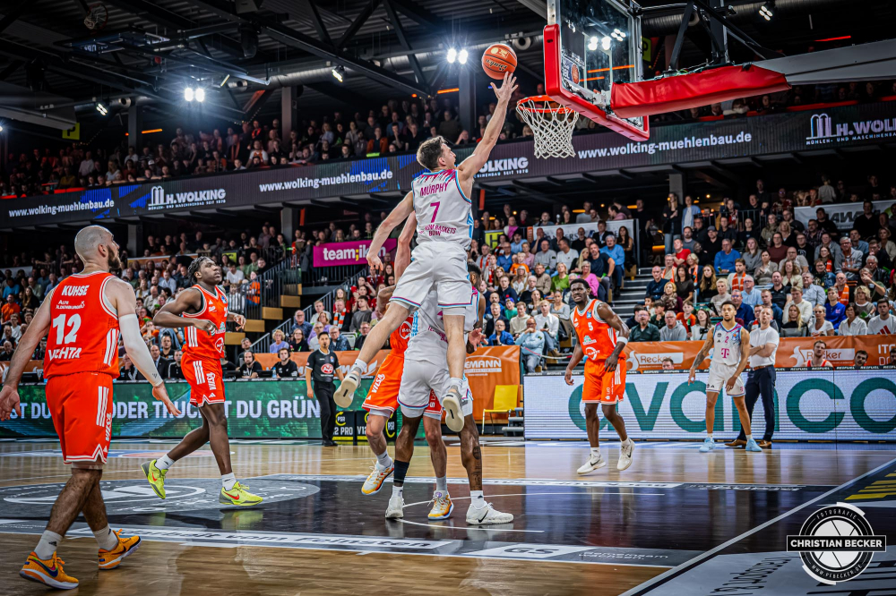 1. Basketball Bundesliga, easyCredit BBL, Saison 2025/2026, Herren, Hauptrunde, 5. Spieltag, 25.10.2025, RASTA Vechta - Telekom Baskets Bonn
Grayson Murphy (#7 - Telekom Baskets Bonn) beim Korbleger
Schlüsselwörter: 1. Bundesliga;25.10.2025;5. Spieltag;BBL;Basketball;Baskets;Bonn;Hauptrunde;Liga;RASTA;RASTA Dome;Saison 2025/2026;Telekom;Vechta;easycredit