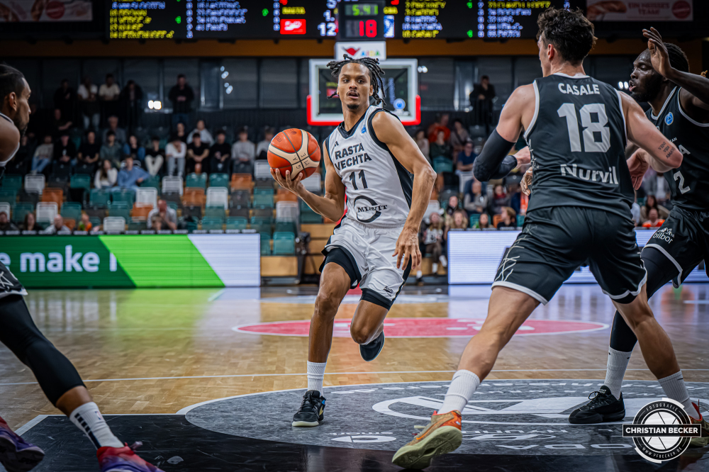 Basketball FIBA Europe Cup, Saison 2025/2026, Herren, Hauptrunde, Gruppenphase, 4. Spieltag, 05.11.2025, RASTA Vechta - CS Valcea 1924
Alonzo Verge (#11 - RASTA Vechta) in Aktion
Schlüsselwörter: 05.11.2025;1924;4. Spieltag;Basketball;CS;Cup;Europe;FEC;FIBA;Gruppenphase;Hauptrunde;International;Liga;RASTA;RASTA Dome;Saison 2025/2026;Valcea;Vechta