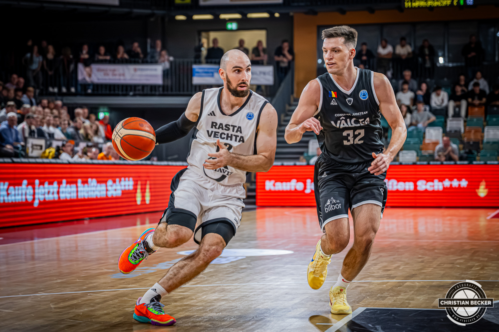 Basketball FIBA Europe Cup, Saison 2025/2026, Herren, Hauptrunde, Gruppenphase, 4. Spieltag, 05.11.2025, RASTA Vechta - CS Valcea 1924
Tommy Kuhse (#12 - RASTA Vechta) in Aktion
Schlüsselwörter: 05.11.2025;1924;4. Spieltag;Basketball;CS;Cup;Europe;FEC;FIBA;Gruppenphase;Hauptrunde;International;Liga;RASTA;RASTA Dome;Saison 2025/2026;Valcea;Vechta