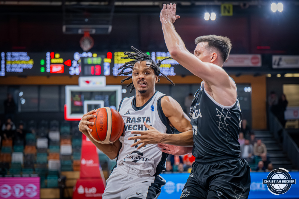 Basketball FIBA Europe Cup, Saison 2025/2026, Herren, Hauptrunde, Gruppenphase, 4. Spieltag, 05.11.2025, RASTA Vechta - CS Valcea 1924
Alonzo Verge (#11 - RASTA Vechta) in Aktion
Schlüsselwörter: 05.11.2025;1924;4. Spieltag;Basketball;CS;Cup;Europe;FEC;FIBA;Gruppenphase;Hauptrunde;International;Liga;RASTA;RASTA Dome;Saison 2025/2026;Valcea;Vechta