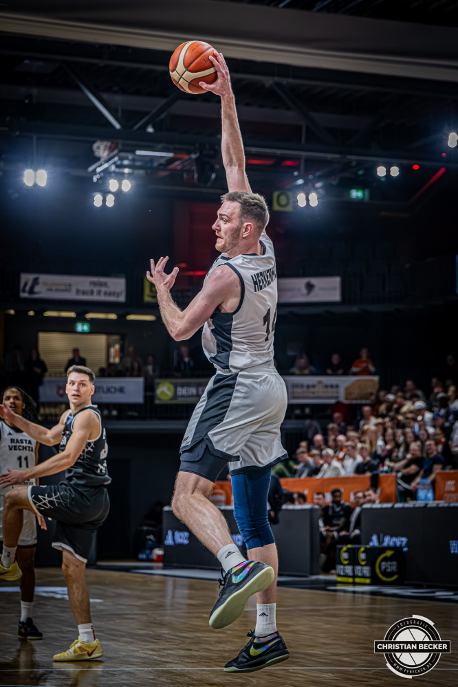 Basketball FIBA Europe Cup, Saison 2025/2026, Herren, Hauptrunde, Gruppenphase, 4. Spieltag, 05.11.2025, RASTA Vechta - CS Valcea 1924
Philipp Herkenhoff (#14 - RASTA Vechta) in Aktion
Schlüsselwörter: 05.11.2025;1924;4. Spieltag;Basketball;CS;Cup;Europe;FEC;FIBA;Gruppenphase;Hauptrunde;International;Liga;RASTA;RASTA Dome;Saison 2025/2026;Valcea;Vechta