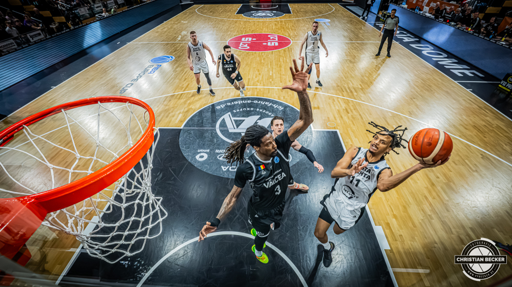 Basketball FIBA Europe Cup, Saison 2025/2026, Herren, Hauptrunde, Gruppenphase, 4. Spieltag, 05.11.2025, RASTA Vechta - CS Valcea 1924
Alonzo Verge (#11 - RASTA Vechta) beim Korbleger
Schlüsselwörter: 05.11.2025;1924;4. Spieltag;Basketball;CS;Cup;Europe;FEC;FIBA;Gruppenphase;Hauptrunde;International;Liga;RASTA;RASTA Dome;Saison 2025/2026;Valcea;Vechta