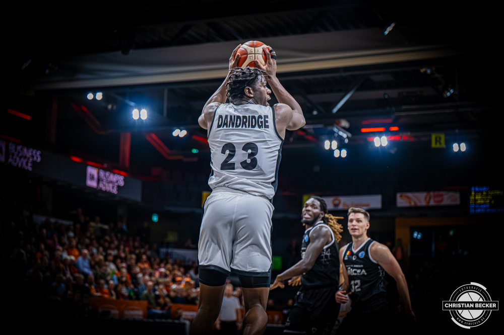 Basketball FIBA Europe Cup, Saison 2025/2026, Herren, Hauptrunde, Gruppenphase, 4. Spieltag, 05.11.2025, RASTA Vechta - CS Valcea 1924
Malcolm Dandridge (#23 - RASTA Vechta) in Aktion
Schlüsselwörter: 05.11.2025;1924;4. Spieltag;Basketball;CS;Cup;Europe;FEC;FIBA;Gruppenphase;Hauptrunde;International;Liga;RASTA;RASTA Dome;Saison 2025/2026;Valcea;Vechta