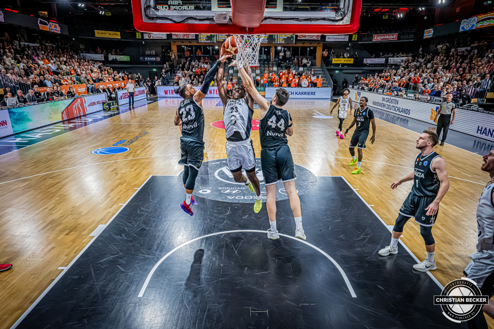 Basketball FIBA Europe Cup, Saison 2025/2026, Herren, Hauptrunde, Gruppenphase, 4. Spieltag, 05.11.2025, RASTA Vechta - CS Valcea 1924
Malcolm Dandridge (#23 - RASTA Vechta) beim Dunk
Schlüsselwörter: 05.11.2025;1924;4. Spieltag;Basketball;CS;Cup;Europe;FEC;FIBA;Gruppenphase;Hauptrunde;International;Liga;RASTA;RASTA Dome;Saison 2025/2026;Valcea;Vechta