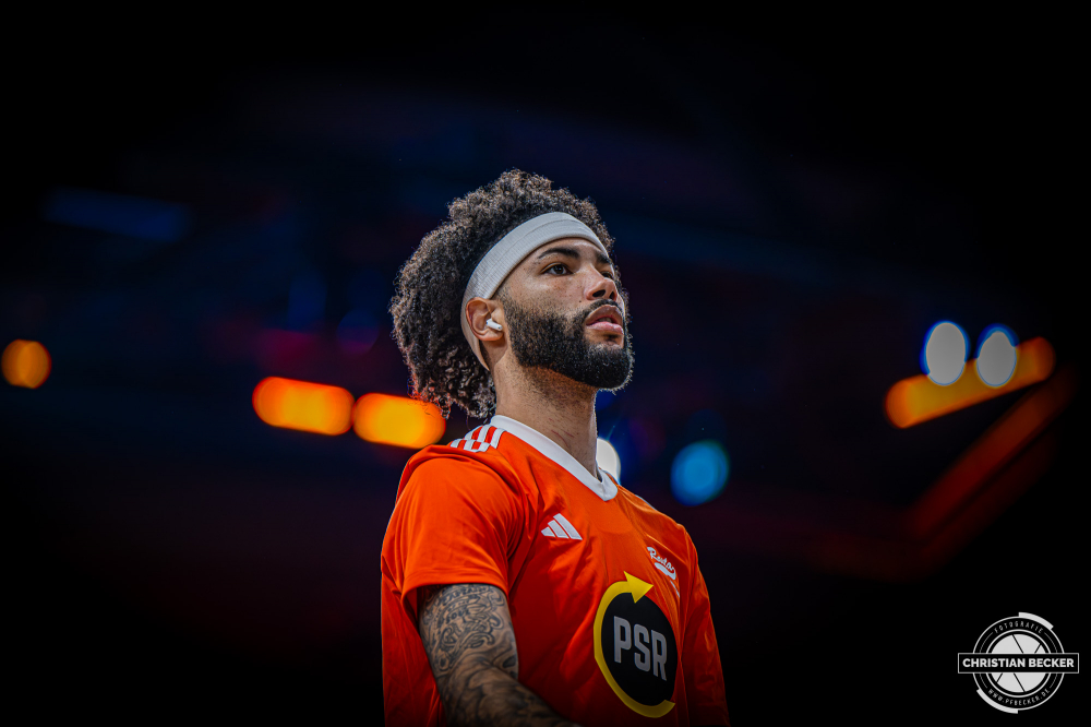 1. Basketball Bundesliga, easyCredit BBL, Saison 2025/2026, Herren, Hauptrunde, 7. Spieltag, 09.11.2025, RASTA Vechta - FC Bayern M&uuml;nchen Basketball
Tevin Brown (#10 - RASTA Vechta) vor der Partie
Schlüsselwörter: 09.11.2025;1. Bundesliga;7. Spieltag;BBL;Basketball;Bayern;FC;Hauptrunde;Liga;Muenchen;M&uuml;nchen;RASTA;RASTA Dome;Saison 2025/2026;Vechta;easycredit