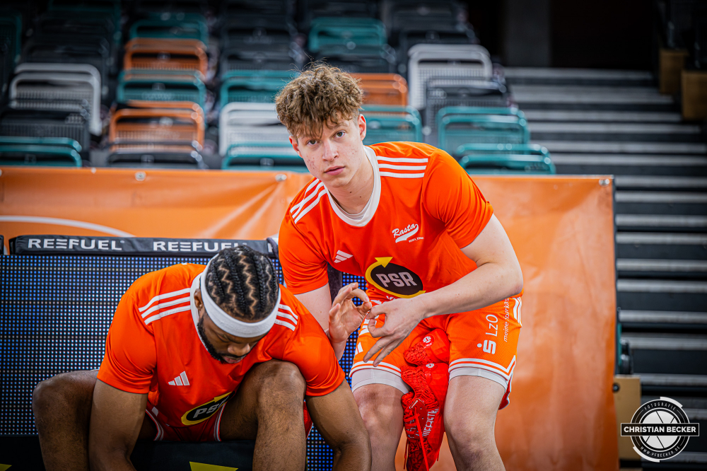 1. Basketball Bundesliga, easyCredit BBL, Saison 2025/2026, Herren, Hauptrunde, 7. Spieltag, 09.11.2025, RASTA Vechta - FC Bayern M&uuml;nchen Basketball
Roy Krupnikas (#24 - RASTA Vechta) vor der Partie
Schlüsselwörter: 09.11.2025;1. Bundesliga;7. Spieltag;BBL;Basketball;Bayern;FC;Hauptrunde;Liga;Muenchen;M&uuml;nchen;RASTA;RASTA Dome;Saison 2025/2026;Vechta;easycredit