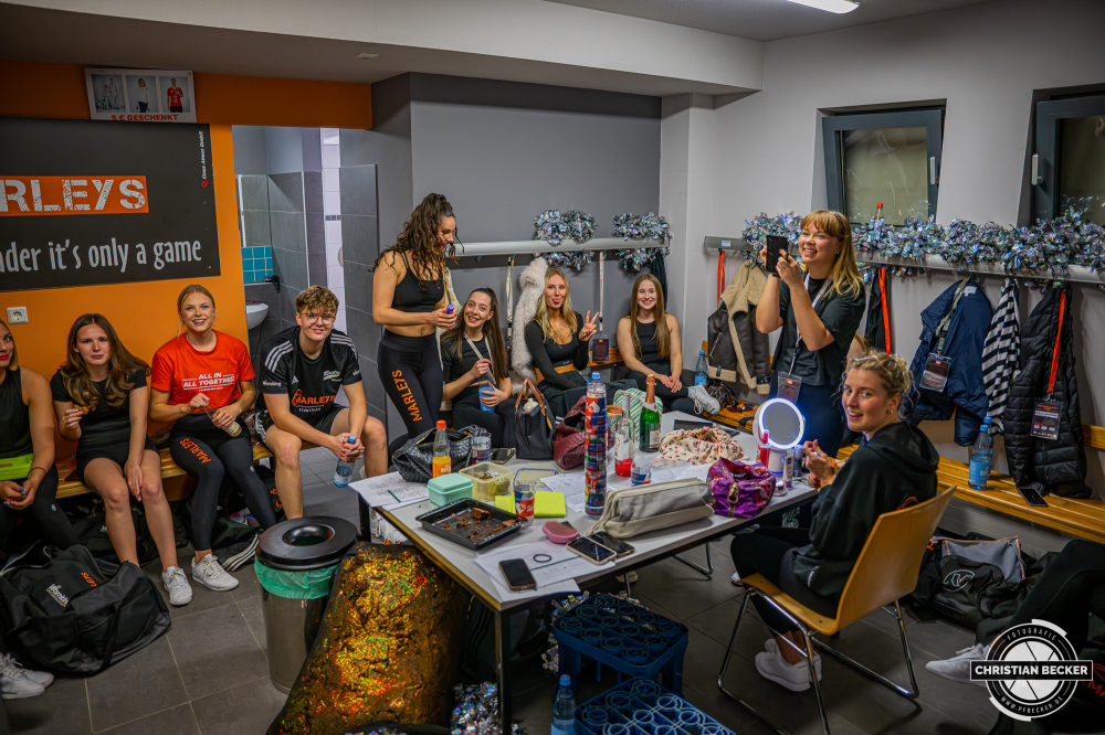 1. Basketball Bundesliga, easyCredit BBL, Saison 2025/2026, Herren, Hauptrunde, 7. Spieltag, 09.11.2025, RASTA Vechta - FC Bayern M&uuml;nchen Basketball
Marleys (Cheerleader - RASTA Vechta) vor der Partie
Schlüsselwörter: 09.11.2025;1. Bundesliga;7. Spieltag;BBL;Basketball;Bayern;FC;Hauptrunde;Liga;Muenchen;M&uuml;nchen;RASTA;RASTA Dome;Saison 2025/2026;Vechta;easycredit