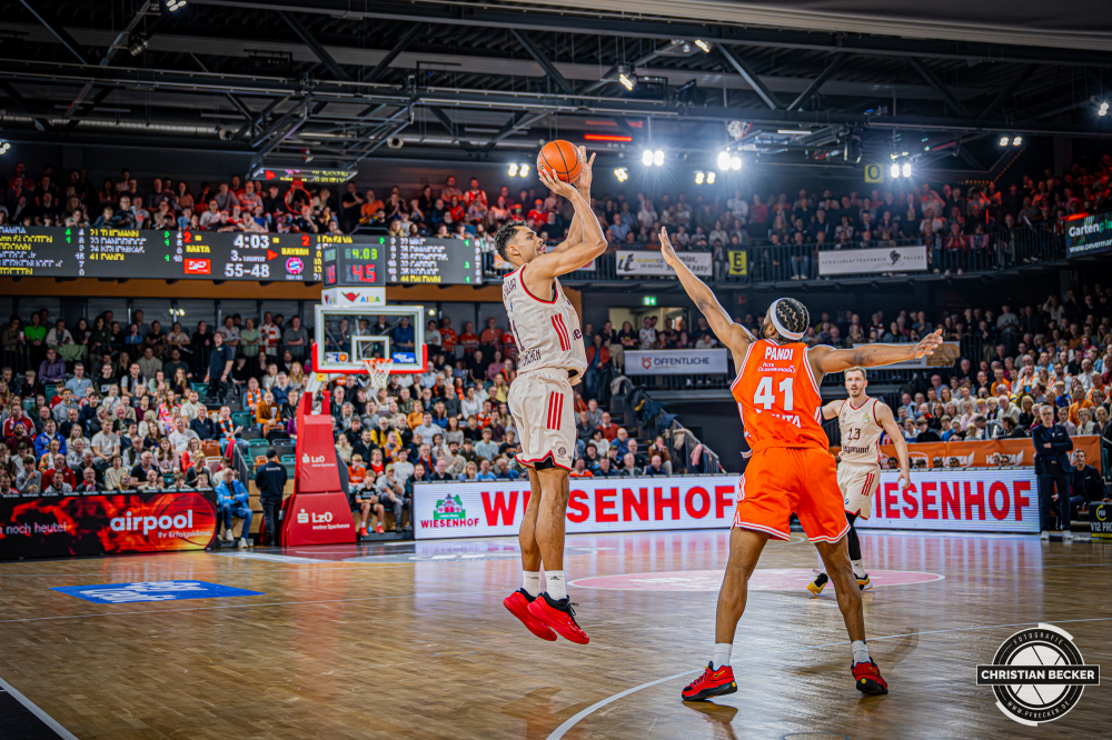 1. Basketball Bundesliga, easyCredit BBL, Saison 2025/2026, Herren, Hauptrunde, 7. Spieltag, 09.11.2025, RASTA Vechta - FC Bayern M&uuml;nchen Basketball
Oscar da Silva (#1 - FC Bayern M&uuml;nchen Basketball) beim Jumpshot
Schlüsselwörter: 09.11.2025;1. Bundesliga;7. Spieltag;BBL;Basketball;Bayern;FC;Hauptrunde;Liga;Muenchen;M&uuml;nchen;RASTA;RASTA Dome;Saison 2025/2026;Vechta;easycredit