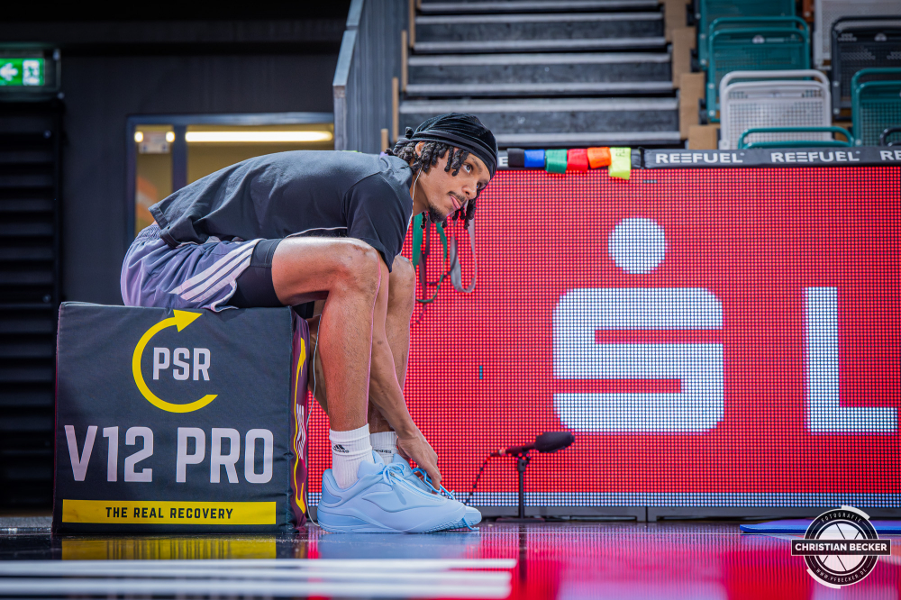 1. Basketball Bundesliga, easyCredit BBL, Saison 2025/2026, Herren, Pokal. Viertelfinale, 17.11.2025, RASTA Vechta - EWE Baskets Oldenburg
Alonzo Verge (#11 - RASTA Vechta) vor der Partie
Schlüsselwörter: 1. Bundesliga;17.11.2025;BBL;Basketball;Baskets;EWE;Oldenburg;Pokal;RASTA;RASTA Dome;Saison 2025/2026;Vechta;Viertelfinale;easycredit