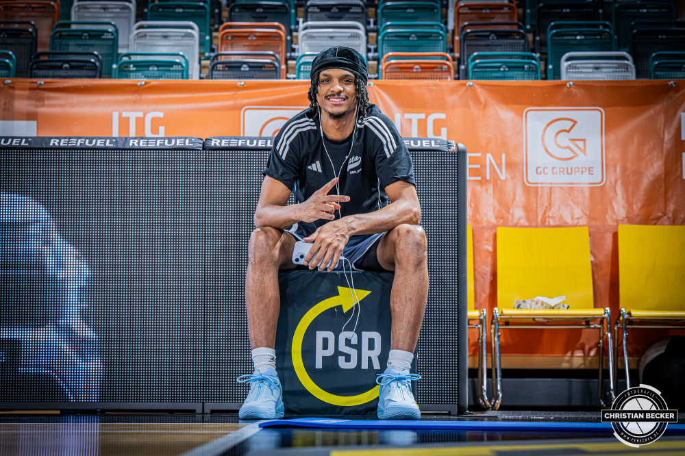 1. Basketball Bundesliga, easyCredit BBL, Saison 2025/2026, Herren, Pokal. Viertelfinale, 17.11.2025, RASTA Vechta - EWE Baskets Oldenburg
Alonzo Verge (#11 - RASTA Vechta) vor der Partie
Schlüsselwörter: 1. Bundesliga;17.11.2025;BBL;Basketball;Baskets;EWE;Oldenburg;Pokal;RASTA;RASTA Dome;Saison 2025/2026;Vechta;Viertelfinale;easycredit