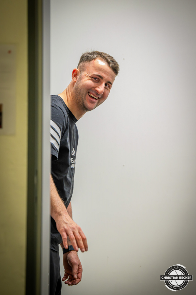 1. Basketball Bundesliga, easyCredit BBL, Saison 2025/2026, Herren, Pokal. Viertelfinale, 17.11.2025, RASTA Vechta - EWE Baskets Oldenburg
Hendrik Rahe (Physiotherapeut - RASTA Vechta) vor der Partie
Schlüsselwörter: 1. Bundesliga;17.11.2025;BBL;Basketball;Baskets;EWE;Oldenburg;Pokal;RASTA;RASTA Dome;Saison 2025/2026;Vechta;Viertelfinale;easycredit