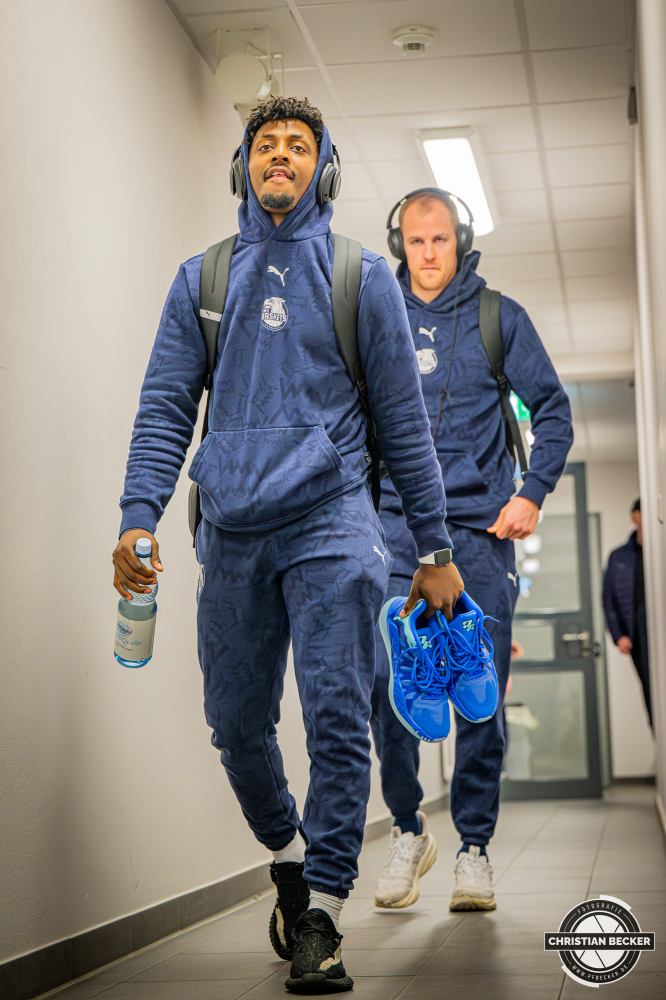 1. Basketball Bundesliga, easyCredit BBL, Saison 2025/2026, Herren, Pokal. Viertelfinale, 17.11.2025, RASTA Vechta - EWE Baskets Oldenburg
Jonil Fugett (#19 - EWE Baskets Oldenburg) vor der Partie
Schlüsselwörter: 1. Bundesliga;17.11.2025;BBL;Basketball;Baskets;EWE;Oldenburg;Pokal;RASTA;RASTA Dome;Saison 2025/2026;Vechta;Viertelfinale;easycredit