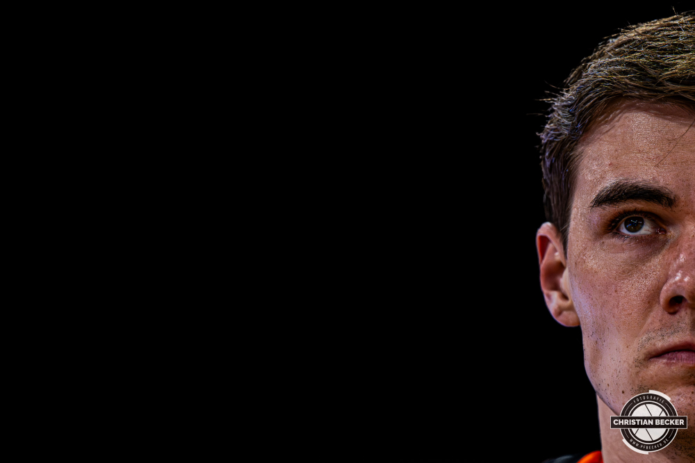 1. Basketball Bundesliga, easyCredit BBL, Saison 2025/2026, Herren, Pokal. Viertelfinale, 17.11.2025, RASTA Vechta - EWE Baskets Oldenburg
Joschka Ferner (#9 - RASTA Vechta) vor der Partie
Schlüsselwörter: 1. Bundesliga;17.11.2025;BBL;Basketball;Baskets;EWE;Oldenburg;Pokal;RASTA;RASTA Dome;Saison 2025/2026;Vechta;Viertelfinale;easycredit