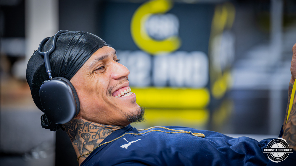 1. Basketball Bundesliga, easyCredit BBL, Saison 2025/2026, Herren, Pokal. Viertelfinale, 17.11.2025, RASTA Vechta - EWE Baskets Oldenburg
Michale Kyser (#12 - EWE Baskets Oldenburg) vor der Partie
Schlüsselwörter: 1. Bundesliga;17.11.2025;BBL;Basketball;Baskets;EWE;Oldenburg;Pokal;RASTA;RASTA Dome;Saison 2025/2026;Vechta;Viertelfinale;easycredit