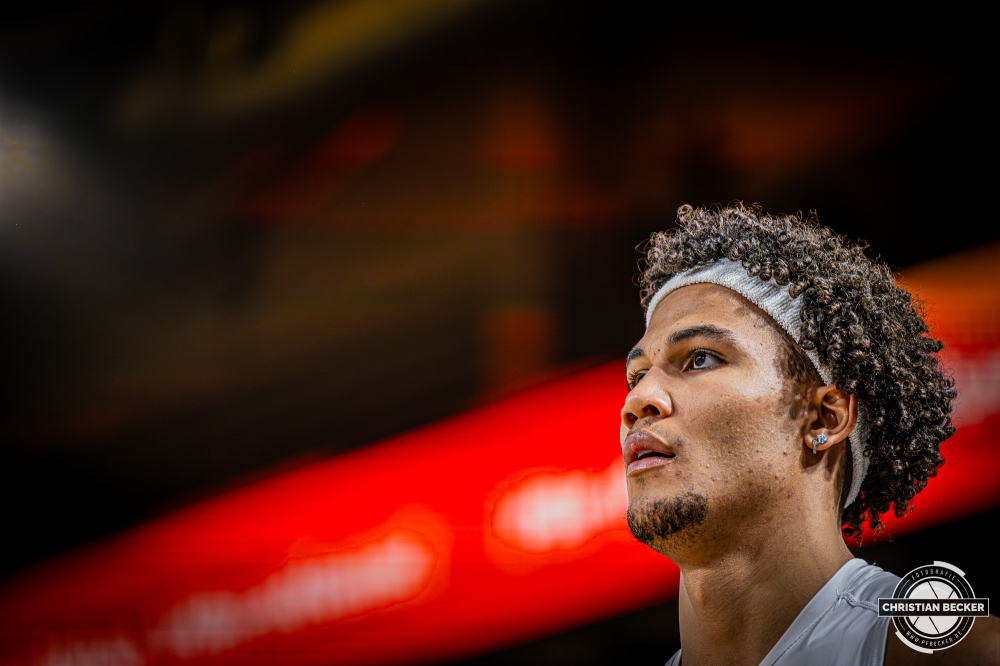 1. Basketball Bundesliga, easyCredit BBL, Saison 2025/2026, Herren, Pokal. Viertelfinale, 17.11.2025, RASTA Vechta - EWE Baskets Oldenburg
Nicholas Tischler (#11 - EWE Baskets Oldenburg) vor der Partie
Schlüsselwörter: 1. Bundesliga;17.11.2025;BBL;Basketball;Baskets;EWE;Oldenburg;Pokal;RASTA;RASTA Dome;Saison 2025/2026;Vechta;Viertelfinale;easycredit