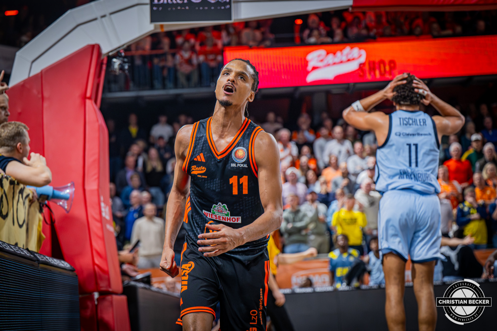 1. Basketball Bundesliga, easyCredit BBL, Saison 2025/2026, Herren, Pokal. Viertelfinale, 17.11.2025, RASTA Vechta - EWE Baskets Oldenburg
Alonzo Verge (#11 - RASTA Vechta) w&auml;hrend der Partie
Schlüsselwörter: 1. Bundesliga;17.11.2025;BBL;Basketball;Baskets;EWE;Oldenburg;Pokal;RASTA;RASTA Dome;Saison 2025/2026;Vechta;Viertelfinale;easycredit