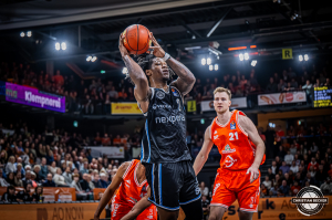 Dateiname=2025-12-07-RV-HAM-0054.jpg
Dateigröße=693KB
Abmessungen: 2000x1333
hinzugefügt am: 08. Dezember 2025 2025-12-07-RV-HAM-0054.jpg