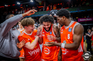 Dateiname=2025-12-07-RV-HAM-0133.jpg
Dateigröße=984KB
Abmessungen: 2000x1333
hinzugefügt am: 08. Dezember 2025 2025-12-07-RV-HAM-0133.jpg