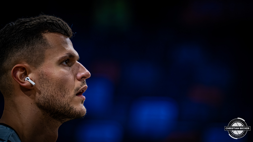 1. Basketball Bundesliga, easyCredit BBL, Saison 2025/2026, Herren, Hauptrunde, 13. Spieltag, 29.12.2025, RASTA Vechta - EWE Baskets Oldenburg
Filip Stanic (#65 - EWE Baskets Oldenburg) vor der Partie
Schlüsselwörter: 1. Bundesliga;13. Spieltag;29.12.2025;BBL;Basketball;Baskets;EWE;Hauptrunde;Liga;Oldenburg;RASTA;RASTA Dome;Saison 2025/2026;Vechta;easycredit