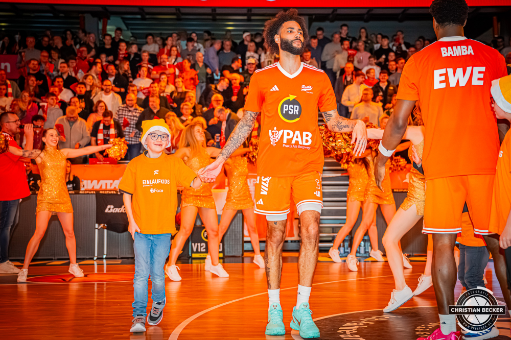 1. Basketball Bundesliga, easyCredit BBL, Saison 2025/2026, Herren, Hauptrunde, 13. Spieltag, 29.12.2025, RASTA Vechta - EWE Baskets Oldenburg
Tevin Brown (#10 - RASTA Vechta) vor der Partie
Schlüsselwörter: 1. Bundesliga;13. Spieltag;29.12.2025;BBL;Basketball;Baskets;EWE;Hauptrunde;Liga;Oldenburg;RASTA;RASTA Dome;Saison 2025/2026;Vechta;easycredit