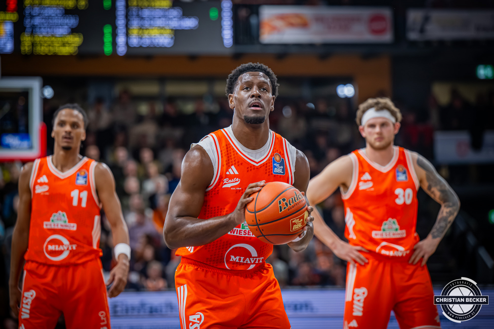 1. Basketball Bundesliga, easyCredit BBL, Saison 2025/2026, Herren, Hauptrunde, 13. Spieltag, 29.12.2025, RASTA Vechta - EWE Baskets Oldenburg
TJ Bamba (#5 - RASTA Vechta) w&auml;hrend der Partie
Schlüsselwörter: 1. Bundesliga;13. Spieltag;29.12.2025;BBL;Basketball;Baskets;EWE;Hauptrunde;Liga;Oldenburg;RASTA;RASTA Dome;Saison 2025/2026;Vechta;easycredit