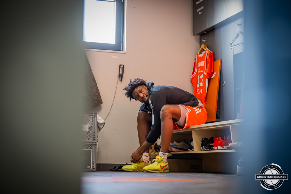 1. Basketball Bundesliga, easyCredit BBL, Saison 2025/2026, Herren, Hauptrunde, 15. Spieltag, 11.01.2026, RASTA Vechta - Fitness First W&uuml;rzburg Baskets
Malcolm Dandridge (#23 - RASTA Vechta) vor der Partie
Schlüsselwörter: 1. Bundesliga;11.01.2026;15. Spieltag;BBL;Basketball;Baskets;First;Fitness;Hauptrunde;Liga;RASTA;RASTA Dome;Saison 2025/2026;Vechta;W&uuml;rzburg;easycredit