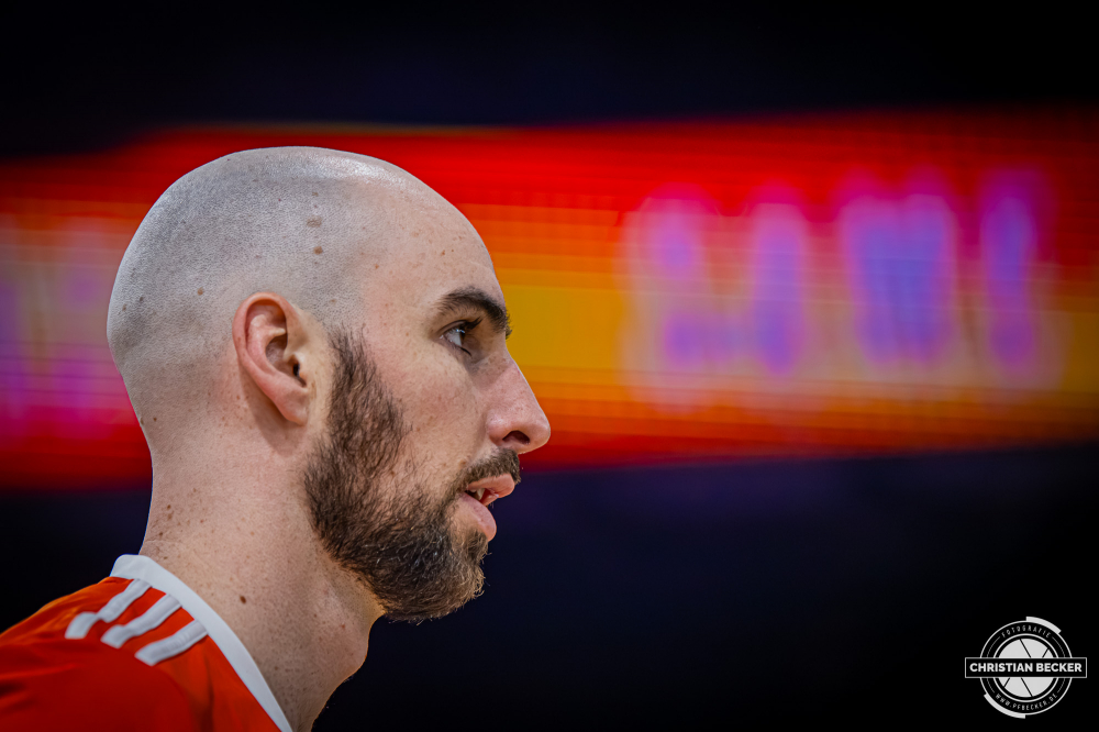 1. Basketball Bundesliga, easyCredit BBL, Saison 2025/2026, Herren, Hauptrunde, 15. Spieltag, 11.01.2026, RASTA Vechta - Fitness First W&uuml;rzburg Baskets
Tommy Kuhse (#12 - RASTA Vechta) vor der Partie
Schlüsselwörter: 1. Bundesliga;11.01.2026;15. Spieltag;BBL;Basketball;Baskets;First;Fitness;Hauptrunde;Liga;RASTA;RASTA Dome;Saison 2025/2026;Vechta;W&uuml;rzburg;easycredit