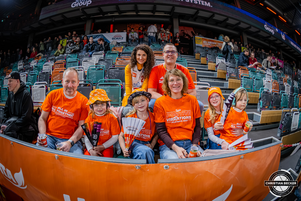 1. Basketball Bundesliga, easyCredit BBL, Saison 2025/2026, Herren, Hauptrunde, 15. Spieltag, 11.01.2026, RASTA Vechta - Fitness First W&uuml;rzburg Baskets
Die Fans von RASTA Vechta vor der Partie
Schlüsselwörter: 1. Bundesliga;11.01.2026;15. Spieltag;BBL;Basketball;Baskets;First;Fitness;Hauptrunde;Liga;RASTA;RASTA Dome;Saison 2025/2026;Vechta;W&uuml;rzburg;easycredit