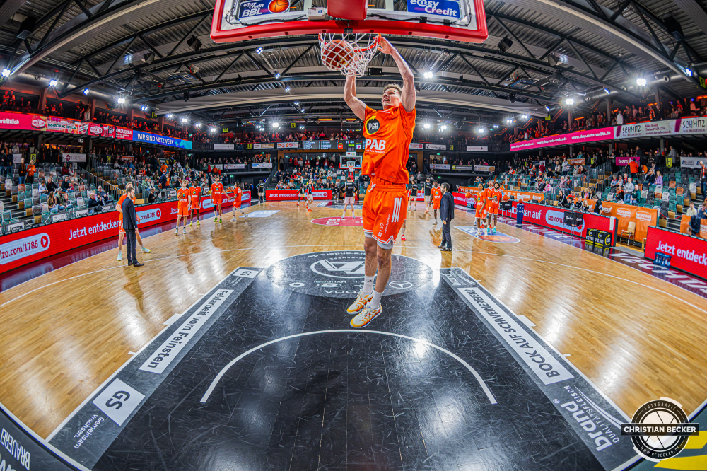 1. Basketball Bundesliga, easyCredit BBL, Saison 2025/2026, Herren, Hauptrunde, 15. Spieltag, 11.01.2026, RASTA Vechta - Fitness First W&uuml;rzburg Baskets
Joschka Ferner (#9 - RASTA Vechta) vor der Partie
Schlüsselwörter: 1. Bundesliga;11.01.2026;15. Spieltag;BBL;Basketball;Baskets;First;Fitness;Hauptrunde;Liga;RASTA;RASTA Dome;Saison 2025/2026;Vechta;W&uuml;rzburg;easycredit