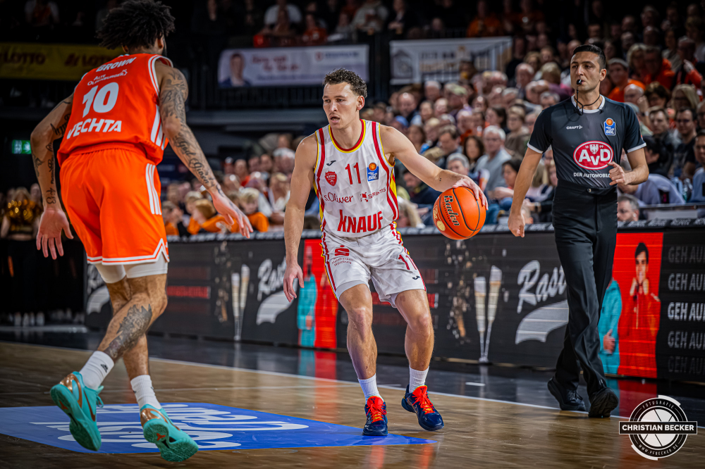 1. Basketball Bundesliga, easyCredit BBL, Saison 2025/2026, Herren, Hauptrunde, 15. Spieltag, 11.01.2026, RASTA Vechta - Fitness First W&uuml;rzburg Baskets
Brae Ivey (#11 - Fitness First W&uuml;rzburg Baskets) in Aktion
Schlüsselwörter: 1. Bundesliga;11.01.2026;15. Spieltag;BBL;Basketball;Baskets;First;Fitness;Hauptrunde;Liga;RASTA;RASTA Dome;Saison 2025/2026;Vechta;W&uuml;rzburg;easycredit