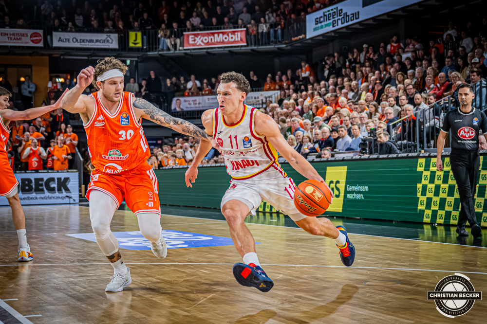 1. Basketball Bundesliga, easyCredit BBL, Saison 2025/2026, Herren, Hauptrunde, 15. Spieltag, 11.01.2026, RASTA Vechta - Fitness First W&uuml;rzburg Baskets
Brae Ivey (#11 - Fitness First W&uuml;rzburg Baskets) in Aktion
Schlüsselwörter: 1. Bundesliga;11.01.2026;15. Spieltag;BBL;Basketball;Baskets;First;Fitness;Hauptrunde;Liga;RASTA;RASTA Dome;Saison 2025/2026;Vechta;W&uuml;rzburg;easycredit