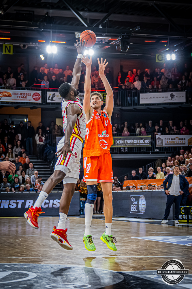 1. Basketball Bundesliga, easyCredit BBL, Saison 2025/2026, Herren, Hauptrunde, 15. Spieltag, 11.01.2026, RASTA Vechta - Fitness First W&uuml;rzburg Baskets
Tibor Plei&szlig; (#22 - RASTA Vechta) beim Jumpshot
Schlüsselwörter: 1. Bundesliga;11.01.2026;15. Spieltag;BBL;Basketball;Baskets;First;Fitness;Hauptrunde;Liga;RASTA;RASTA Dome;Saison 2025/2026;Vechta;W&uuml;rzburg;easycredit