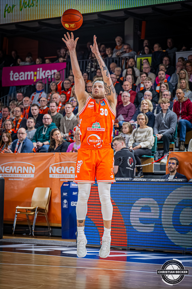 1. Basketball Bundesliga, easyCredit BBL, Saison 2025/2026, Herren, Hauptrunde, 15. Spieltag, 11.01.2026, RASTA Vechta - Fitness First W&uuml;rzburg Baskets
Booker Coplin (#30 - RASTA Vechta) beim Jumpshot
Schlüsselwörter: 1. Bundesliga;11.01.2026;15. Spieltag;BBL;Basketball;Baskets;First;Fitness;Hauptrunde;Liga;RASTA;RASTA Dome;Saison 2025/2026;Vechta;W&uuml;rzburg;easycredit