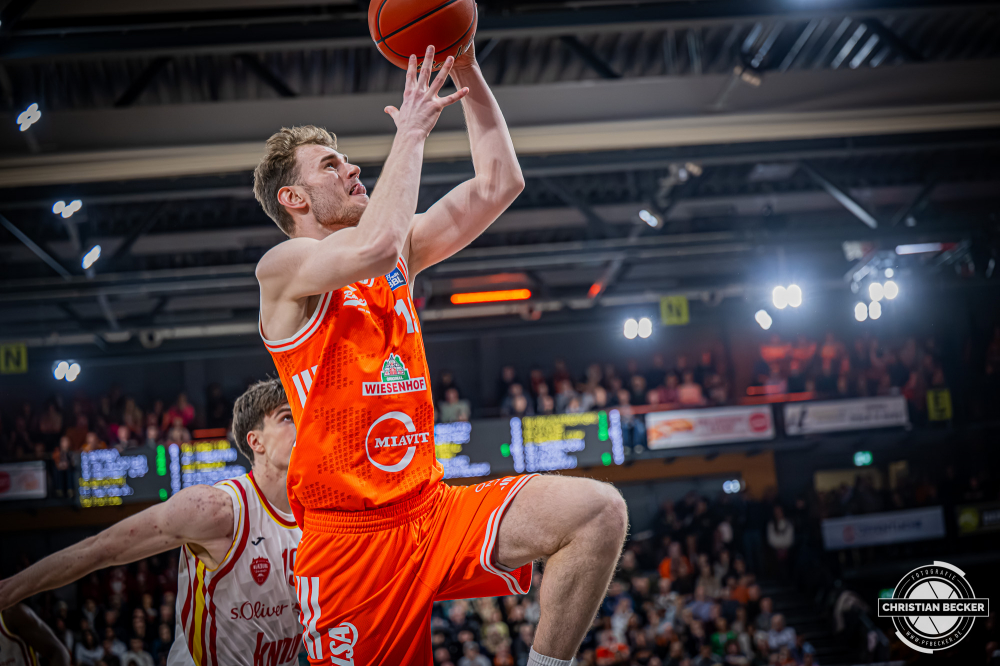 1. Basketball Bundesliga, easyCredit BBL, Saison 2025/2026, Herren, Hauptrunde, 15. Spieltag, 11.01.2026, RASTA Vechta - Fitness First W&uuml;rzburg Baskets
Linus Trettin (#15 - RASTA Vechta) in Aktion
Schlüsselwörter: 1. Bundesliga;11.01.2026;15. Spieltag;BBL;Basketball;Baskets;First;Fitness;Hauptrunde;Liga;RASTA;RASTA Dome;Saison 2025/2026;Vechta;W&uuml;rzburg;easycredit