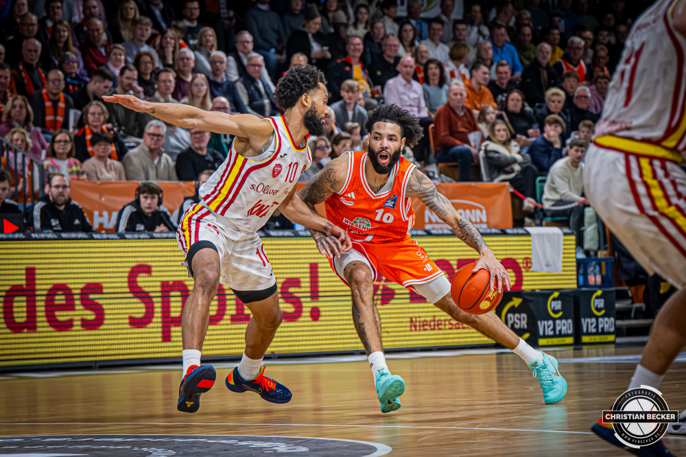 1. Basketball Bundesliga, easyCredit BBL, Saison 2025/2026, Herren, Hauptrunde, 15. Spieltag, 11.01.2026, RASTA Vechta - Fitness First W&uuml;rzburg Baskets
Tevin Brown (#10 - RASTA Vechta) in Aktion
Schlüsselwörter: 1. Bundesliga;11.01.2026;15. Spieltag;BBL;Basketball;Baskets;First;Fitness;Hauptrunde;Liga;RASTA;RASTA Dome;Saison 2025/2026;Vechta;W&uuml;rzburg;easycredit