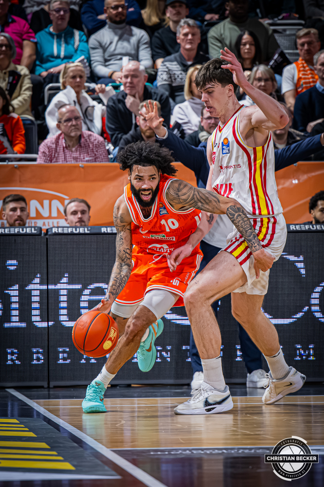 1. Basketball Bundesliga, easyCredit BBL, Saison 2025/2026, Herren, Hauptrunde, 15. Spieltag, 11.01.2026, RASTA Vechta - Fitness First W&uuml;rzburg Baskets
Tevin Brown (#10 - RASTA Vechta) in Aktion
Schlüsselwörter: 1. Bundesliga;11.01.2026;15. Spieltag;BBL;Basketball;Baskets;First;Fitness;Hauptrunde;Liga;RASTA;RASTA Dome;Saison 2025/2026;Vechta;W&uuml;rzburg;easycredit