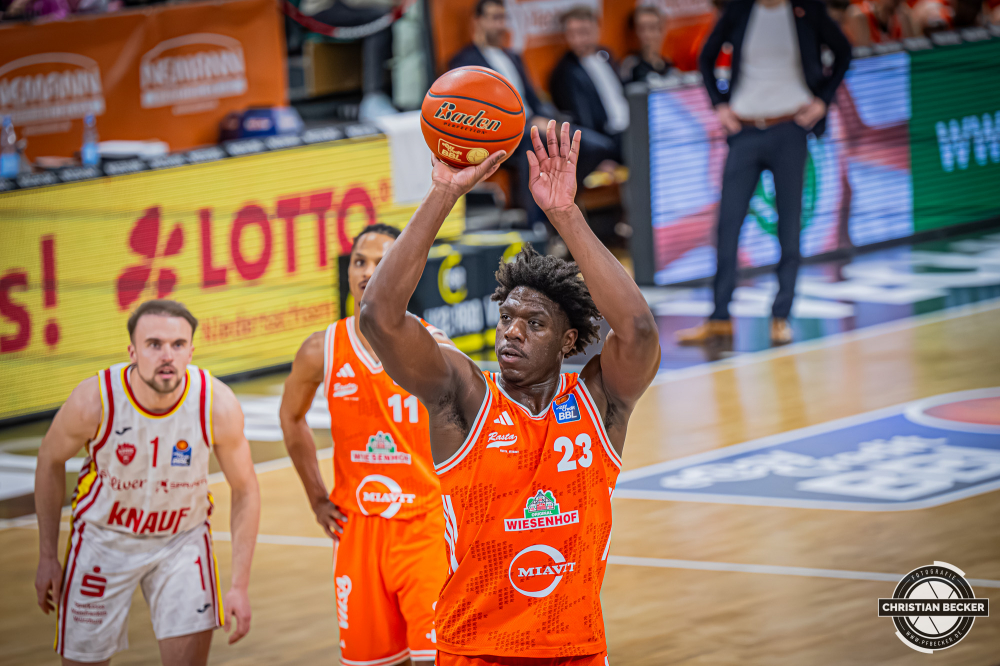 1. Basketball Bundesliga, easyCredit BBL, Saison 2025/2026, Herren, Hauptrunde, 15. Spieltag, 11.01.2026, RASTA Vechta - Fitness First W&uuml;rzburg Baskets
Malcolm Dandridge (#23 - RASTA Vechta) w&auml;hrend der Partie
Schlüsselwörter: 1. Bundesliga;11.01.2026;15. Spieltag;BBL;Basketball;Baskets;First;Fitness;Hauptrunde;Liga;RASTA;RASTA Dome;Saison 2025/2026;Vechta;W&uuml;rzburg;easycredit