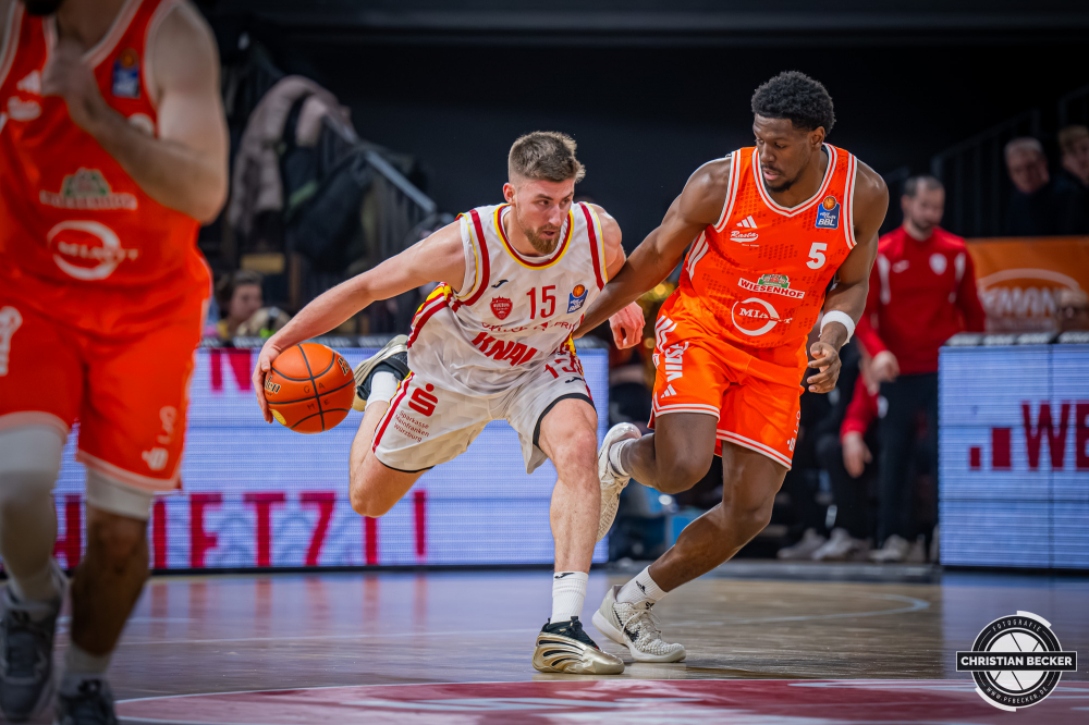 1. Basketball Bundesliga, easyCredit BBL, Saison 2025/2026, Herren, Hauptrunde, 15. Spieltag, 11.01.2026, RASTA Vechta - Fitness First W&uuml;rzburg Baskets
Ryan Schwieger (#15 - Fitness First W&uuml;rzburg Baskets) in Aktion
Schlüsselwörter: 1. Bundesliga;11.01.2026;15. Spieltag;BBL;Basketball;Baskets;First;Fitness;Hauptrunde;Liga;RASTA;RASTA Dome;Saison 2025/2026;Vechta;W&uuml;rzburg;easycredit