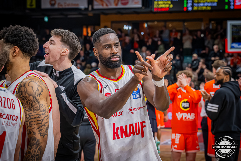 1. Basketball Bundesliga, easyCredit BBL, Saison 2025/2026, Herren, Hauptrunde, 15. Spieltag, 11.01.2026, RASTA Vechta - Fitness First W&uuml;rzburg Baskets
Eddy Edigin Jr (#27 - Fitness First W&uuml;rzburg Baskets) nach der Partie
Schlüsselwörter: 1. Bundesliga;11.01.2026;15. Spieltag;BBL;Basketball;Baskets;First;Fitness;Hauptrunde;Liga;RASTA;RASTA Dome;Saison 2025/2026;Vechta;W&uuml;rzburg;easycredit