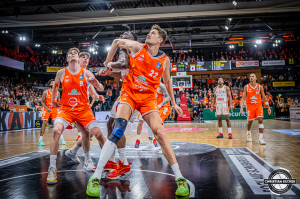 Dateiname=2026-01-11-RV-WUE-1037.jpg
Dateigröße=1085KB
Abmessungen: 2000x1333
hinzugefügt am: 12. Januar 2026 2026-01-11-RV-WUE-1037.jpg