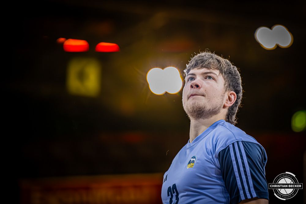 1. Basketball Bundesliga, easyCredit BBL, Saison 2025/2026, Herren, Hauptrunde, 16. Spieltag, 17.01.2026, RASTA Vechta - ALBA Berlin
Bennet Hundt (#33 - ALBA BERLIN) vor der Partie
Schlüsselwörter: 1. Bundesliga;16. Spieltag;17.01.2026;ALBA;BBL;Basketball;Berlin;Hauptrunde;Liga;RASTA;RASTA Dome;Saison 2025/2026;Vechta;easycredit