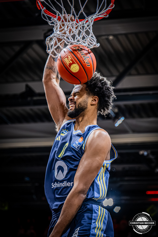 1. Basketball Bundesliga, easyCredit BBL, Saison 2025/2026, Herren, Hauptrunde, 16. Spieltag, 17.01.2026, RASTA Vechta - ALBA Berlin
Norris Agbakoko (#17 - ALBA BERLIN) beim Dunk
Schlüsselwörter: 1. Bundesliga;16. Spieltag;17.01.2026;ALBA;BBL;Basketball;Berlin;Hauptrunde;Liga;RASTA;RASTA Dome;Saison 2025/2026;Vechta;easycredit