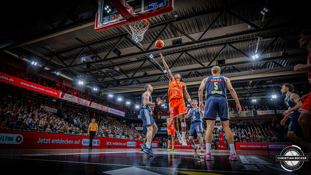 1. Basketball Bundesliga, easyCredit BBL, Saison 2025/2026, Herren, Hauptrunde, 16. Spieltag, 17.01.2026, RASTA Vechta - ALBA Berlin
Alonzo Verge (#11 - RASTA Vechta) beim Korbleger
Schlüsselwörter: 1. Bundesliga;16. Spieltag;17.01.2026;ALBA;BBL;Basketball;Berlin;Hauptrunde;Liga;RASTA;RASTA Dome;Saison 2025/2026;Vechta;easycredit