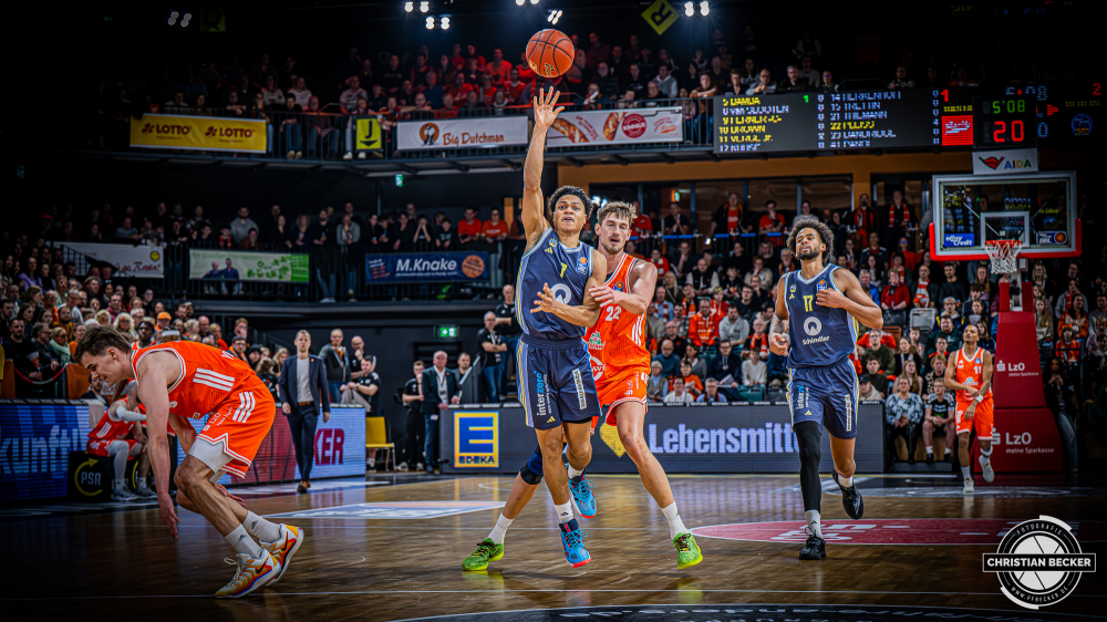 1. Basketball Bundesliga, easyCredit BBL, Saison 2025/2026, Herren, Hauptrunde, 16. Spieltag, 17.01.2026, RASTA Vechta - ALBA Berlin
Jack Kayil (#7 - ALBA BERLIN) in Aktion
Schlüsselwörter: 1. Bundesliga;16. Spieltag;17.01.2026;ALBA;BBL;Basketball;Berlin;Hauptrunde;Liga;RASTA;RASTA Dome;Saison 2025/2026;Vechta;easycredit