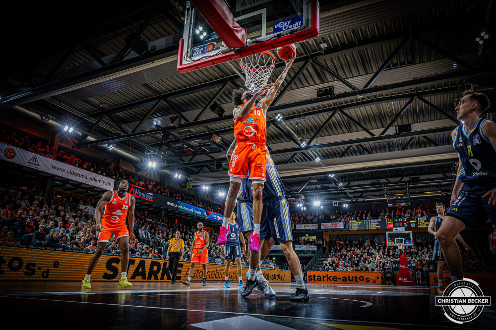 1. Basketball Bundesliga, easyCredit BBL, Saison 2025/2026, Herren, Hauptrunde, 16. Spieltag, 17.01.2026, RASTA Vechta - ALBA Berlin
Tevin Brown (#10 - RASTA Vechta) beim Korbleger
Schlüsselwörter: 1. Bundesliga;16. Spieltag;17.01.2026;ALBA;BBL;Basketball;Berlin;Hauptrunde;Liga;RASTA;RASTA Dome;Saison 2025/2026;Vechta;easycredit