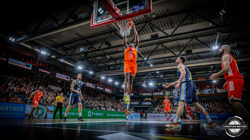 1. Basketball Bundesliga, easyCredit BBL, Saison 2025/2026, Herren, Hauptrunde, 16. Spieltag, 17.01.2026, RASTA Vechta - ALBA Berlin
Malcolm Dandridge (#23 - RASTA Vechta) beim Dunk
Schlüsselwörter: 1. Bundesliga;16. Spieltag;17.01.2026;ALBA;BBL;Basketball;Berlin;Hauptrunde;Liga;RASTA;RASTA Dome;Saison 2025/2026;Vechta;easycredit